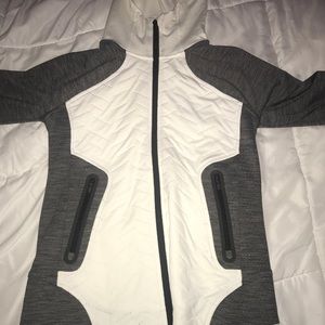 under armor jacket, grey and white, xs